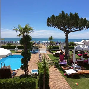 hotel-universo-lido-di-jesolo.hotelslidodijesolo.com/